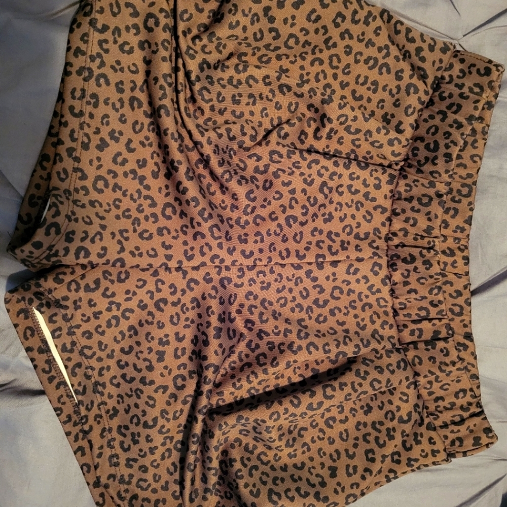 Boutique leopard shorts